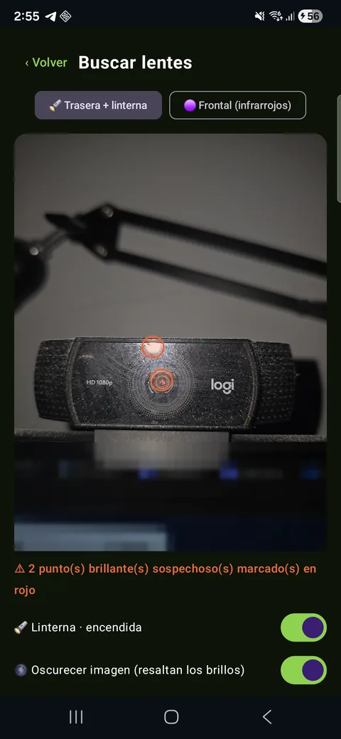 OptiRadar: buscador de lentes marcando en rojo el reflejo de la lente de una webcam